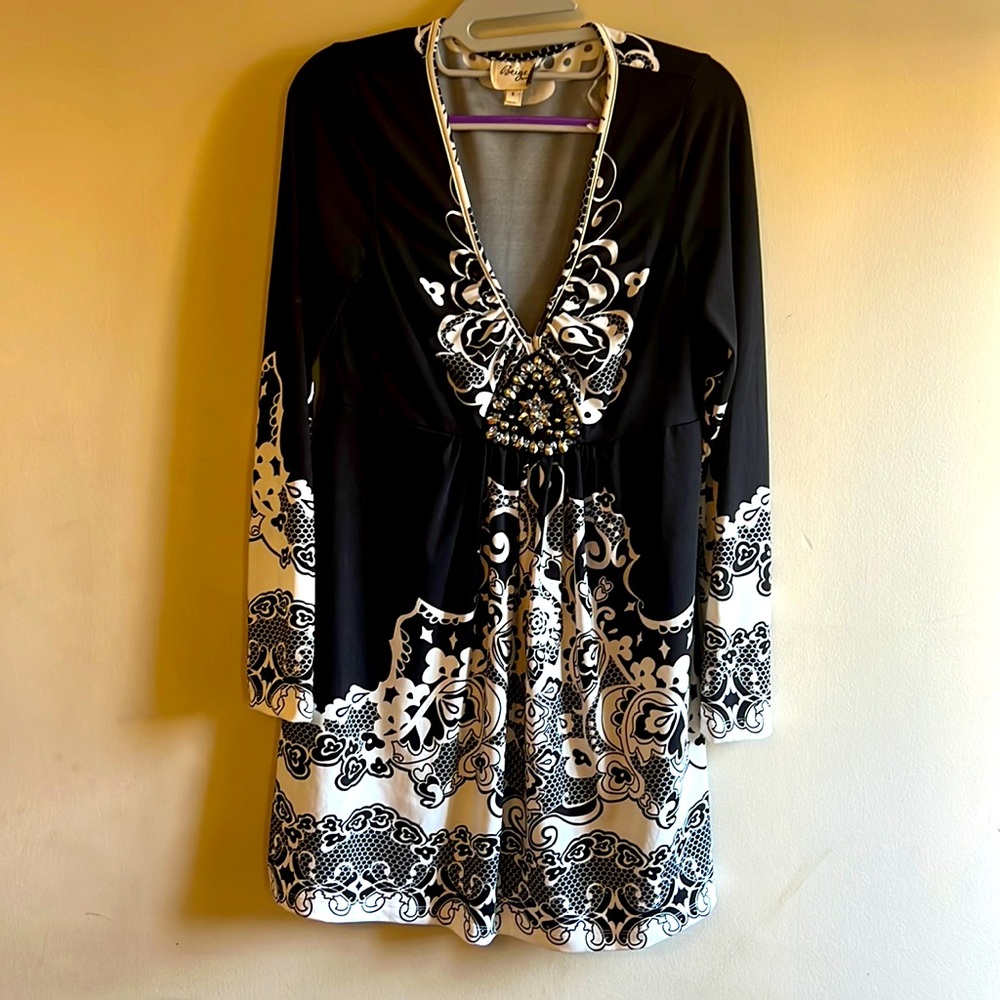 Beige by ECI Dress Womens Small Black White with Geometric Floral